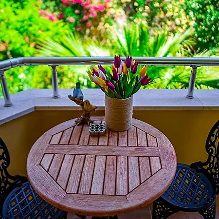 Dores Apartahotel
