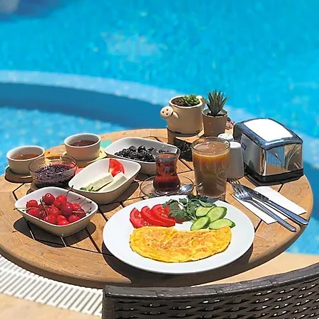 Dores Apartahotel 3*